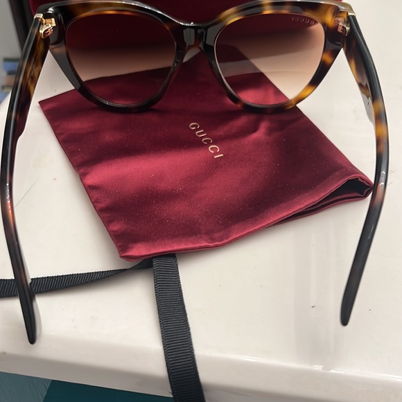 Gucci sunglasses - Picture 5 of 8